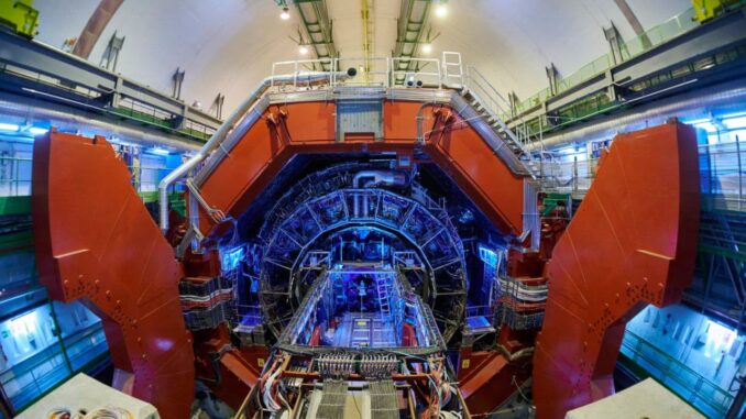 transformação de chumbo em ouro no CERN Acelerador de partículas usado na transformação de chumbo em ouro no CERN durante experimento científico revolucionário